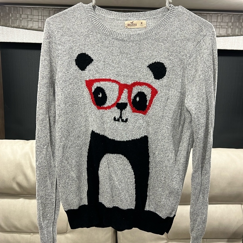 🐼 Hollister Panda Sweater M